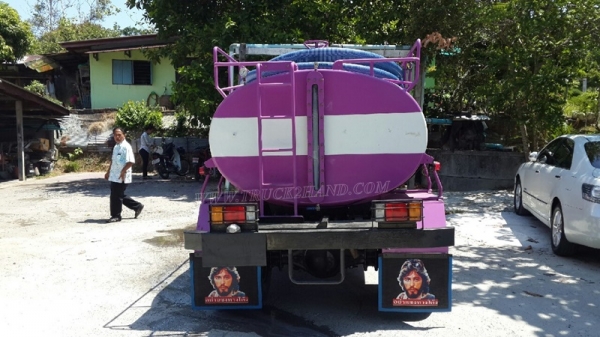 รถบรรทุก 6 ล้อ บรรทุกน้ำ ยี่ห้อ HINO ปีจดทะเบียน 2547 121 แรงม้า