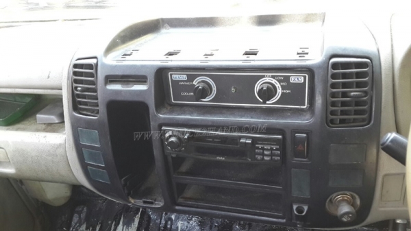 รถบรรทุก 6 ล้อ บรรทุกน้ำ ยี่ห้อ HINO ปีจดทะเบียน 2547 121 แรงม้า