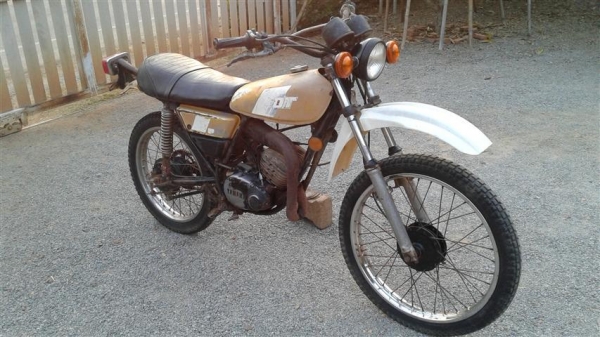 ขาย DT100 มีเล่มไม่มีชุดโอนเครื่องดีคันสตาร์ทคันเกียร์โครงไม่เชื่อมเดิมแห้งๆเหมาะเอาไปปั้น ขาย 9500 บาท