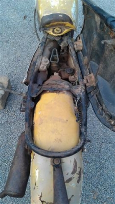 ขาย DT100 มีเล่มไม่มีชุดโอนเครื่องดีคันสตาร์ทคันเกียร์โครงไม่เชื่อมเดิมแห้งๆเหมาะเอาไปปั้น ขาย 9500 บาท