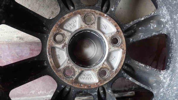 สาวกล้อญี่ปุ่นเเท้ BR ลายกล้วย ขอบ15กว้าง 6 ครึ่ง ทั้ง 4 ลูก 5 รู 114 อ๊อฟ 45 สีเดิม