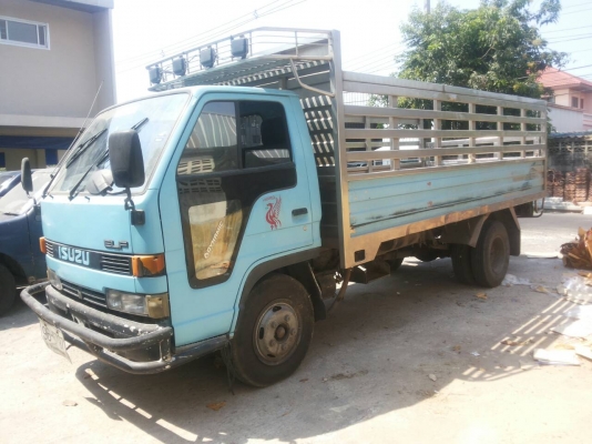 รถบรรทุก 6 ล้อ ISUZU ปี 48 เครื่อง 110 แรงยาว 4  เมตร กระบะสแตนเลส ราคา 225,000 บ.รถอยู่ดอนเมือง
