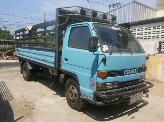 รถบรรทุก 6 ล้อ ISUZU ปี 48 เครื่อง 110 แรงยาว 4  เมตร กระบะสแตนเลส ราคา 225,000 บ.รถอยู่ดอนเมือง