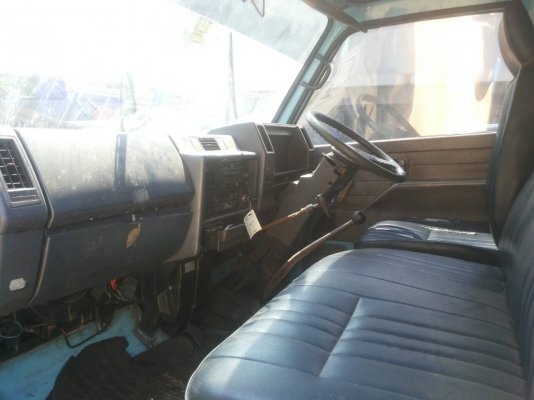 รถบรรทุก 6 ล้อ ISUZU ปี 48 เครื่อง 110 แรงยาว 4  เมตร กระบะสแตนเลส ราคา 225,000 บ.รถอยู่ดอนเมือง