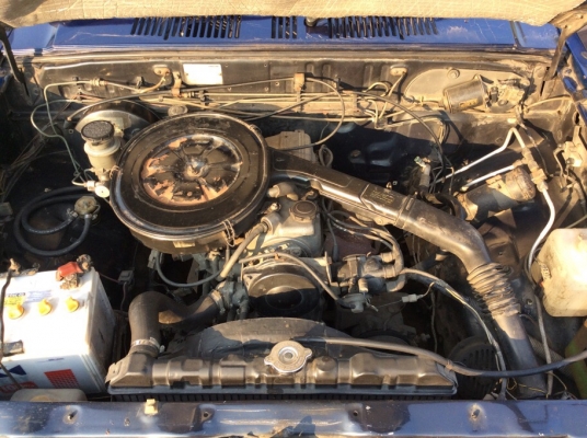 ขายรถกระบะแวน มาสด้า B2000 แวน 5ประตู ปี89 เครื่องเบนซิลเดิมๆ 2.0 เกียร์ธรรมดา ภายในสวยเบาะสวยสะอาด แอร์หน้า-หลังพร้อม ตัวถังเดิมๆจอดตากแดดสีร่อนแต่ไม่ผุ แชสซีสวยทั้งเส้น แม็กขอบ 15" ยางดี รถขับดีมากๆๆใช้ส่งของได้เลยครับ ประหยัดน้ำมันมาก ภาษีปี59ไม่ข