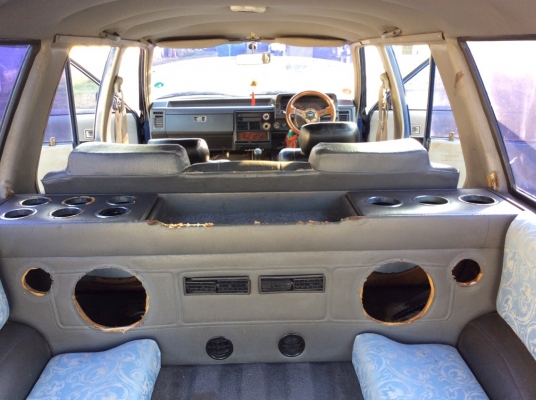 ขายรถกระบะแวน มาสด้า B2000 แวน 5ประตู ปี89 เครื่องเบนซิลเดิมๆ 2.0 เกียร์ธรรมดา ภายในสวยเบาะสวยสะอาด แอร์หน้า-หลังพร้อม ตัวถังเดิมๆจอดตากแดดสีร่อนแต่ไม่ผุ แชสซีสวยทั้งเส้น แม็กขอบ 15" ยางดี รถขับดีมากๆๆใช้ส่งของได้เลยครับ ประหยัดน้ำมันมาก ภาษีปี59ไม่ข