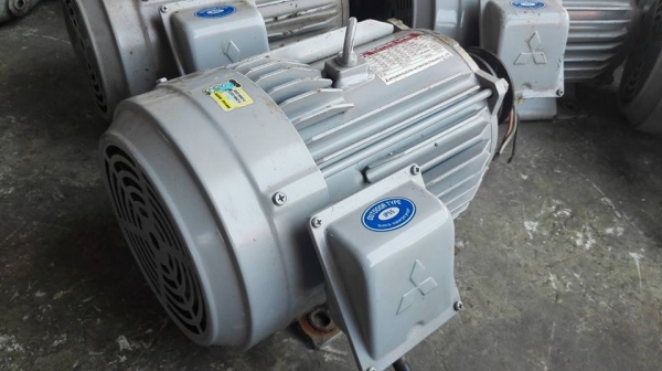 **** Sold **** มอเตอร์ Mitsubishi 3 HP. 380V รุ่นใหม่ปัจจุบัน SF-JR สภาพใหม่ 95\% เดิมๆวิ่งเงียบทุกตัวมาเทสก่อนได้!!