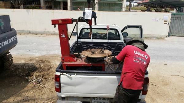 tractor-backhoe ได้จัดส่งเครื่องถอดเปลื่อนยาง ไปปัตตานีเรียบร้อยแล้วครับ tractor-backhoe ได้จัดส่งเครื่องถอดเปลื่อนยาง ไปปัตตานีเรียบร้อยแล้วครับ