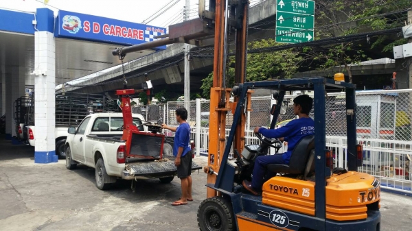 tractor-backhoe ได้จัดส่งเครื่องถอดเปลื่อนยาง ไปปัตตานีเรียบร้อยแล้วครับ tractor-backhoe ได้จัดส่งเครื่องถอดเปลื่อนยาง ไปปัตตานีเรียบร้อยแล้วครับ