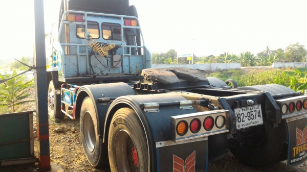 สิบล้อหัวลาก อีซูซุ