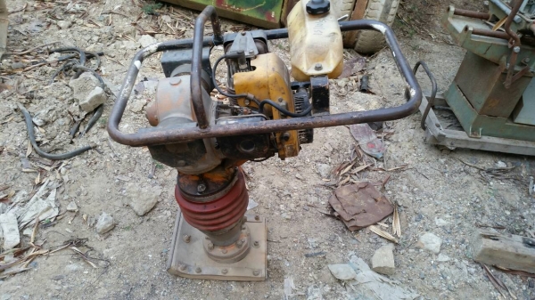 เครื่องตบบดอัดดิน กระโดดแบบจิงโจ้ MIKASA เครื่อง ROBIN EC10 เก่าญี่ปุ่น ชมVDO การทำงาน ได้ครับ เครื่องตบบดอัดดิน กระโดดแบบจิงโจ้ MIKASA เครื่อง ROBIN EC10 เก่าญี่ปุ่น ชมVDO การทำงาน ได้ครับ