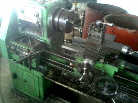 แท่นกลึง ต้าชิง 700 B 3 เพลา เกียร์บล็อก พร้อมใช้งาน สภาพสวยๆ 74,000