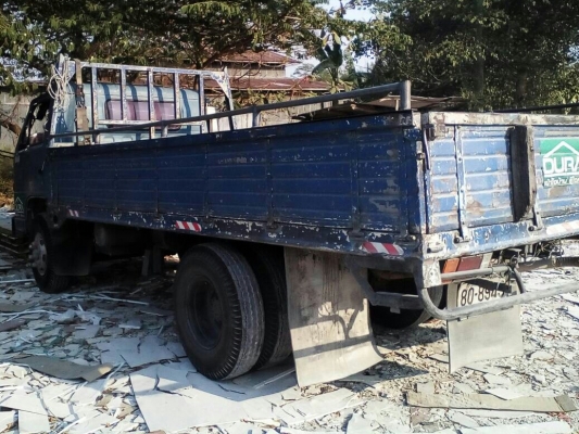 หกล้อ อีซูซุ NPR115ปี36เกียร์สั่น ช่วงล่าง F ยาว4.30ม สภาพสวยเดิมๆพร้อมใช้ เล่มทะเบียนพร้อมโอน