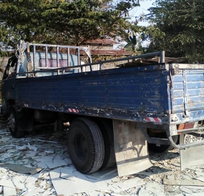 หกล้อ อีซูซุ NPR115ปี36เกียร์สั่น ช่วงล่าง F ยาว4.30ม สภาพสวยเดิมๆพร้อมใช้ เล่มทะเบียนพร้อมโอน