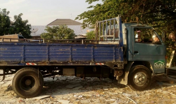 หกล้อ อีซูซุ NPR115ปี36เกียร์สั่น ช่วงล่าง F ยาว4.30ม สภาพสวยเดิมๆพร้อมใช้ เล่มทะเบียนพร้อมโอน