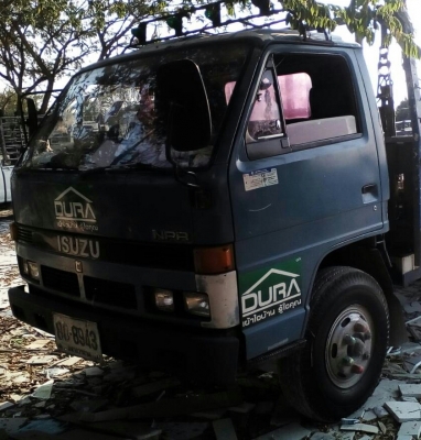 หกล้อ อีซูซุ NPR115ปี36เกียร์สั่น ช่วงล่าง F ยาว4.30ม สภาพสวยเดิมๆพร้อมใช้ เล่มทะเบียนพร้อมโอน