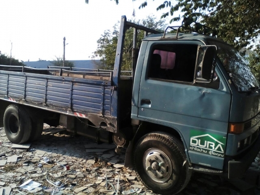 หกล้อ อีซูซุ NPR115ปี36เกียร์สั่น ช่วงล่าง F ยาว4.30ม สภาพสวยเดิมๆพร้อมใช้ เล่มทะเบียนพร้อมโอน