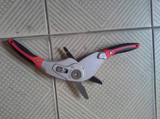 ขายคีมตัดคีมย้ำในตัวเดียวกัน8" King Eagle Made in Taiwan. ขายคีมตัดคีมย้ำในตัวเดียวกัน8" King Eagle Made in Taiwan.