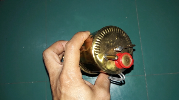 ขายกระป๋องตะเกียงแก๊สทองเหลืองตราจระเข้งานใหม่เก่าเก็บช่างปักษ์ใต้ ขายกระป๋องตะเกียงแก๊สทองเหลืองตราจระเข้งานใหม่เก่าเก็บช่างปักษ์ใต้