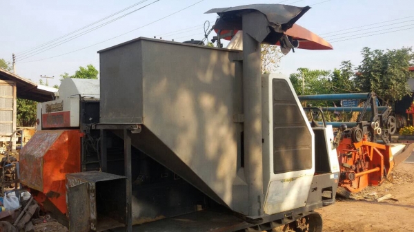 ขาย 7,500 ถังอุ้ม ติดตั้งกับรถเกี่ยว คูโบต้า Dc-60. ขนาดบรรจุ 600กิโล