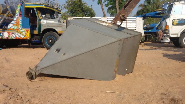 ขาย 7,500 ถังอุ้ม ติดตั้งกับรถเกี่ยว คูโบต้า Dc-60. ขนาดบรรจุ 600กิโล