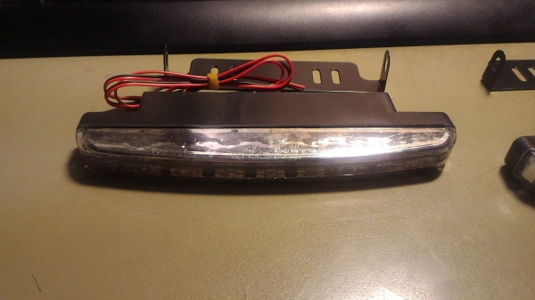 ชุดไฟติดหน้ารถ LED DAYTIME เป็นชุดสำเร็จรูปพร้อมติดด้านหน้ารถได้เลยเพื่อ 1 ชุดมีสองข้าง