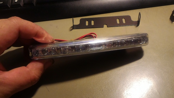 ชุดไฟติดหน้ารถ LED DAYTIME เป็นชุดสำเร็จรูปพร้อมติดด้านหน้ารถได้เลยเพื่อ 1 ชุดมีสองข้าง