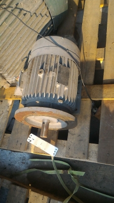 มอเตอร์ 5 แรงม้า ยี่ห้อ FUJI จากญี่ปุ่น ยึดมอเตอร์ได้สองแบบ เลือกได้