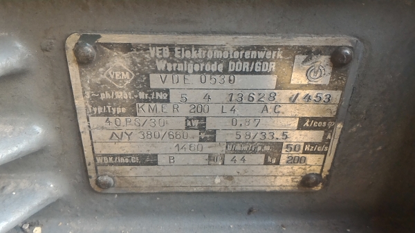 มอเตอร์ขนาด 40 แรงม้า ยี่ห้อ VEM จากญี่ปุ่น หมุน 1460 ต่อนาที ใช้งานกลางแจ้งได้ ตัวมอเตอร์ป้องกันความชื่น IP 55