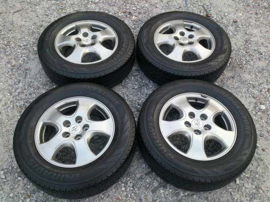 ขายแม็ก TOYOTA VIGO CHAMP สีรมดำ 5รูขอบ16 พร้อมยางบริดสโตน 215/65R16 ยางสัปดาห์ที่51ปี14 ดอกยางหนาเต็มสดเท่ากันไม่แตกไม่ร้าว สวยๆ จำนวน 1 ชุด พร้อมน๊อตแท้ 20 ตัว