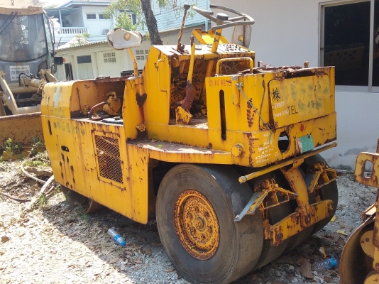 ขาย 75,000 รถบดขนาด 4 ตัน รถพร้อมใช้เก่าจอดประมูลเก่านอกมา 090-772-3710 090-772-3708