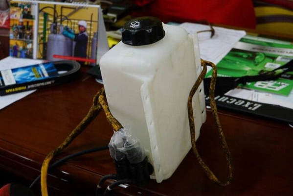 ขายถังฉีดน้ำฝน สำหรับรถหนัก 24v มีรุ่นมอเตอร์ 2ตัวและ4ตัว