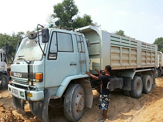 บรรทุกสิบล้อ อีซูซุ195แรง