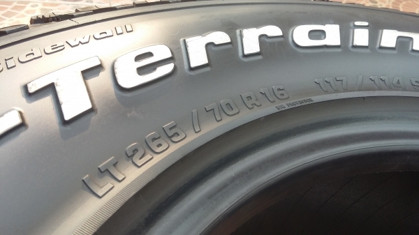 ขายยาง bf 265/70/16 จำนวน 1 ชุดครับ ลองดูเผื่อท่านใดสนใจ