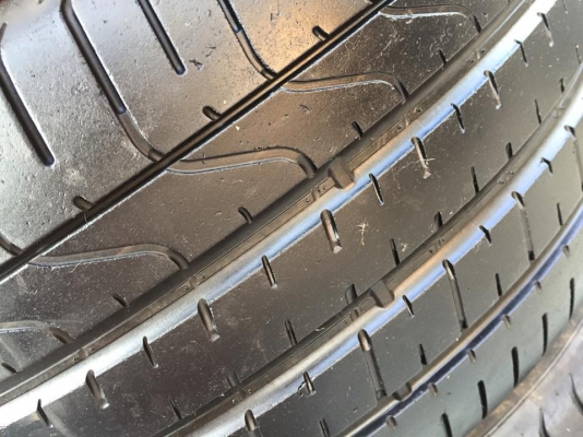 ขายยาง PIRELLI P-ZERO 295-35-21 ปี12 ดอกสวยๆ เนื้อยางสดๆ ไม่มีปะ ชุดละ 12,500 บาท