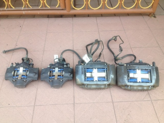 ปั้มเบรค SKYLINE R32 GTR ติดผ้าเบรคเเต่งมาเก่าญี่ปุ่นเเท้สภาพใหม่มากๆครับ ปั้มเบรค SKYLINE R32 GTR ติดผ้าเบรคเเต่งมาเก่าญี่ปุ่นเเท้สภาพใหม่มากๆครับ