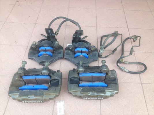 ปั้มเบรค SKYLINE R32 GTR ติดผ้าเบรคเเต่งมาเก่าญี่ปุ่นเเท้สภาพใหม่มากๆครับ ปั้มเบรค SKYLINE R32 GTR ติดผ้าเบรคเเต่งมาเก่าญี่ปุ่นเเท้สภาพใหม่มากๆครับ