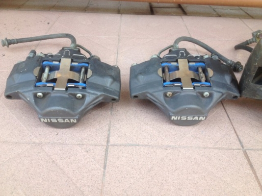 ปั้มเบรค SKYLINE R32 GTR ติดผ้าเบรคเเต่งมาเก่าญี่ปุ่นเเท้สภาพใหม่มากๆครับ ปั้มเบรค SKYLINE R32 GTR ติดผ้าเบรคเเต่งมาเก่าญี่ปุ่นเเท้สภาพใหม่มากๆครับ