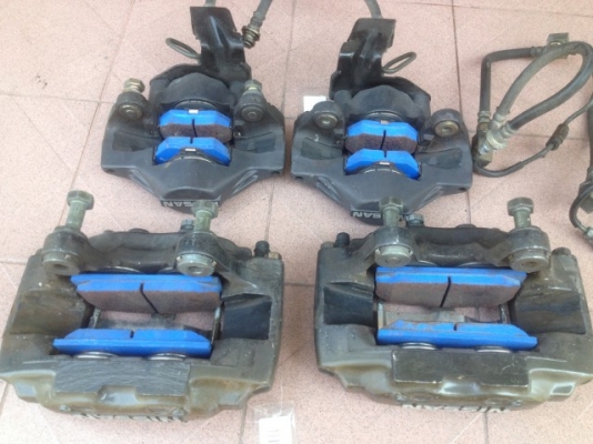 ปั้มเบรค SKYLINE R32 GTR ติดผ้าเบรคเเต่งมาเก่าญี่ปุ่นเเท้สภาพใหม่มากๆครับ ปั้มเบรค SKYLINE R32 GTR ติดผ้าเบรคเเต่งมาเก่าญี่ปุ่นเเท้สภาพใหม่มากๆครับ