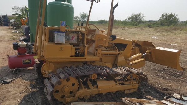 ขายรถแทรคเตอร์ Komatsu D21P-5 ตีนเป็ด เครื่องดี ไฮโดรลิคแรง ปั๊มดี โซ่พอใช้ รถพร้อมทำงาน เอกสารซื้อขาย