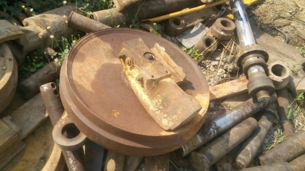 ขายชิ้นส่วนอะไหล่รถแทรกเตอร์D4-D5 ของถอดจากตัวรถสภาพสวย