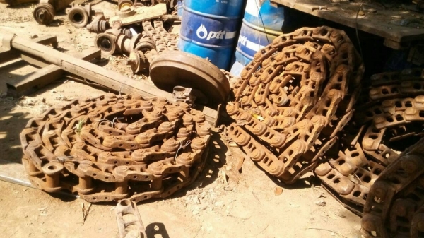 ขายชิ้นส่วนอะไหล่รถแทรกเตอร์D4-D5 ของถอดจากตัวรถสภาพสวย