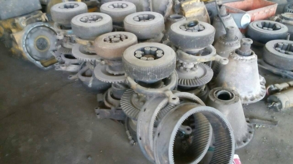 ขายชิ้นส่วนอะไหล่รถแทรกเตอร์D4-D5 ของถอดจากตัวรถสภาพสวย