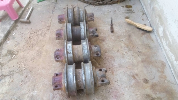 ขายชิ้นส่วนอะไหล่รถแทรกเตอร์D4-D5 ของถอดจากตัวรถสภาพสวย