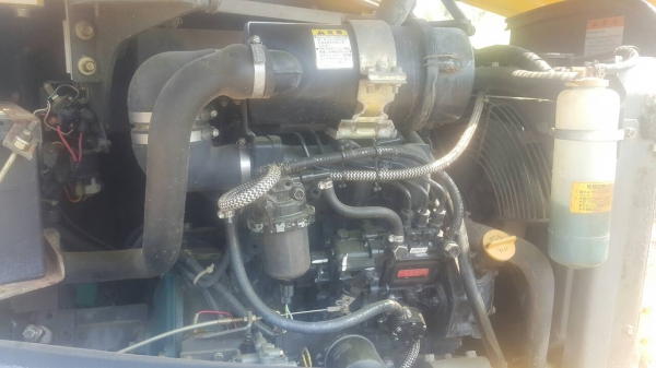 ขาย รถขุด KOMATSU รุ่น PC40FR มือสองญี่ปุ่น  แทรกเหล็กใหม่ สลักแน่น ทั้งคัน ทำงานไว แรงดี พร้อมใช้งาน มือถือ/LINE ID : 0818753444