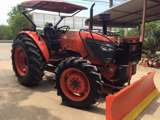 ขายรถไถ Kubota M7040 (4WD) พร้อมดันหน้า ผานพรวนช้าง รถเดิมๆ พร้อมใช้งานครับ ขายรถไถ Kubota M7040 (4WD) พร้อมดันหน้า ผานพรวนช้าง รถเดิมๆ พร้อมใช้งานครับ