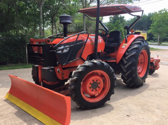 ขายรถไถ Kubota M7040 (4WD) พร้อมดันหน้า ผานพรวนช้าง รถเดิมๆ พร้อมใช้งานครับ
