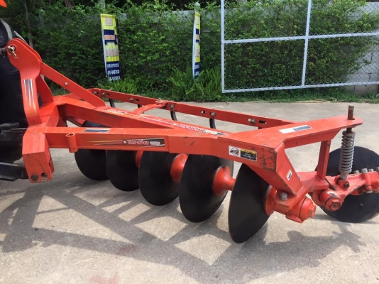 ขายรถไถ Kubota M7040 (4WD) พร้อมดันหน้า ผานพรวนช้าง รถเดิมๆ พร้อมใช้งานครับ