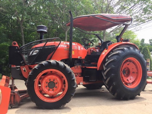 ขายรถไถ Kubota M7040 (4WD) พร้อมดันหน้า ผานพรวนช้าง รถเดิมๆ พร้อมใช้งานครับ