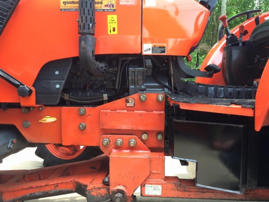 ขายรถไถ Kubota M7040 (4WD) พร้อมดันหน้า ผานพรวนช้าง รถเดิมๆ พร้อมใช้งานครับ
